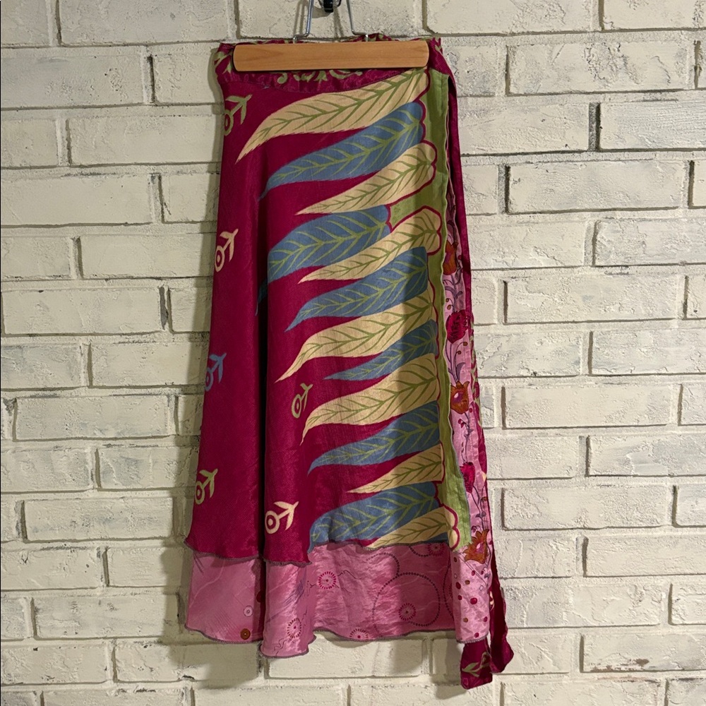 KARIZA Vintage brand wrap skirt OSFM (up to about a size 16)EUC no flaws